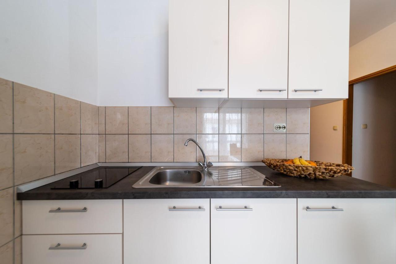Apartmani Devcic Palit Экстерьер фото
